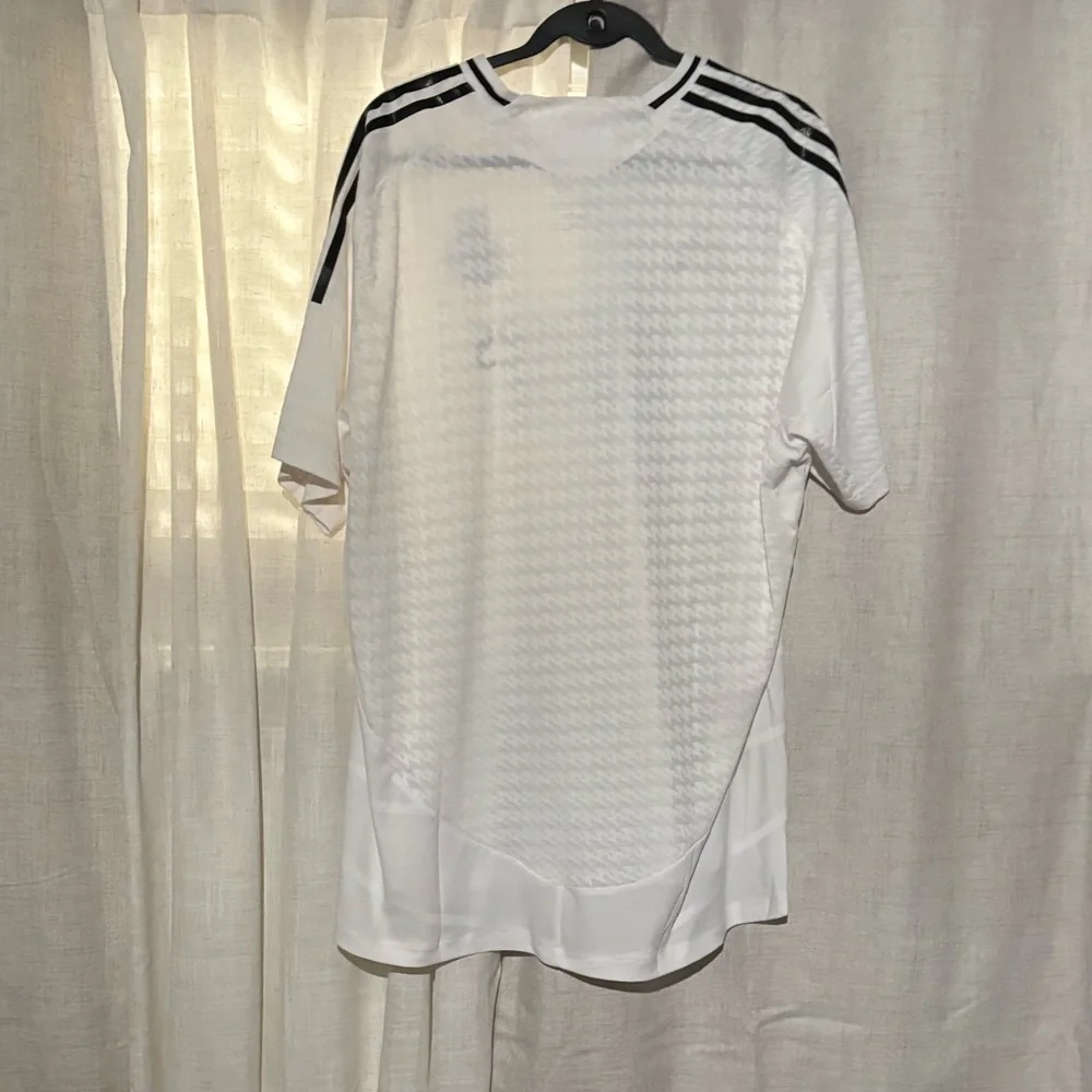 Real Madrid Jersey - Picture 2 of 6